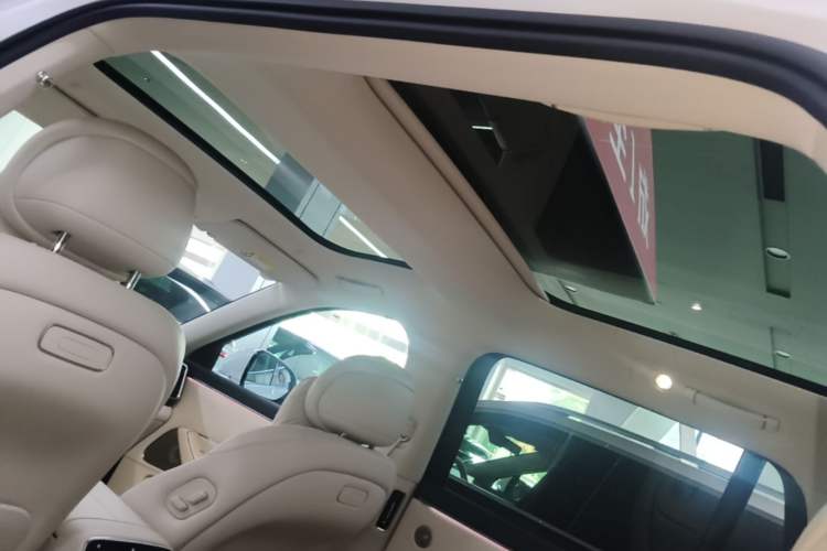 Used Hima AITO M8 2025 Extended-Range Max+ Version 53.4 kWh 5-Seater Edition Headliner