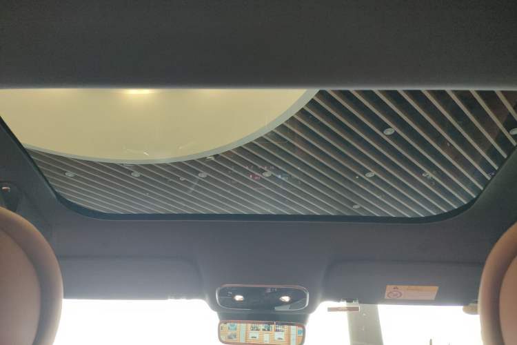 Used Hima AITO M8 2025 Extended-Range Max+ Version 53.4 kWh 6-Seater Edition Headliner