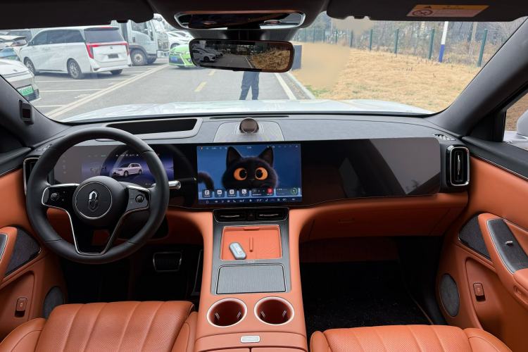 Used Hima AITO M8  Interior 1