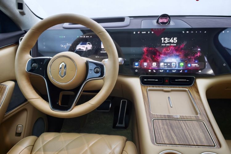 Used Hima AITO M8 2025 Extended-Range Ultra Version 53.4 kWh 6-Seater Edition Interior 1