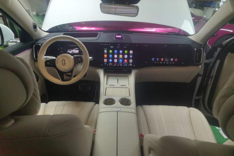 Used Hima AITO M8 2025 Extended-Range Max+ Version 53.4 kWh 6-Seater Edition Interior 2