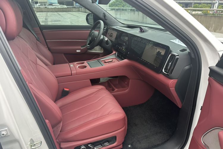 Used Hima AITO M8 2025 Extended-Range Max+ Version 53.4 kWh 5-Seater Edition Interior 3