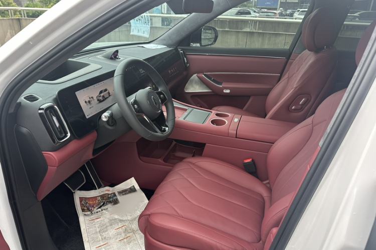 Used Hima AITO M8 2025 Extended-Range Max+ Version 53.4 kWh 5-Seater Edition Interior 4