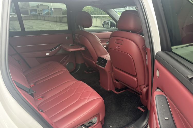 Used Hima AITO M8 2025 Extended-Range Max+ Version 53.4 kWh 5-Seater Edition Interior 5