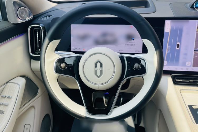 Used Hima AITO M8 2025 Extended-Range Max+ Version 53.4 kWh 6-Seater Edition Interior 6