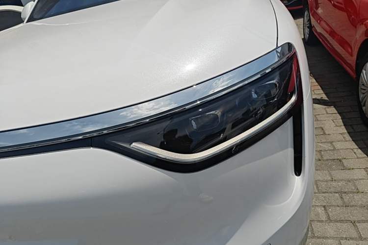 Used Hima AITO M8 2025 Extended-Range Max+ Version 53.4 kWh 6-Seater Edition Left Front Headlight
