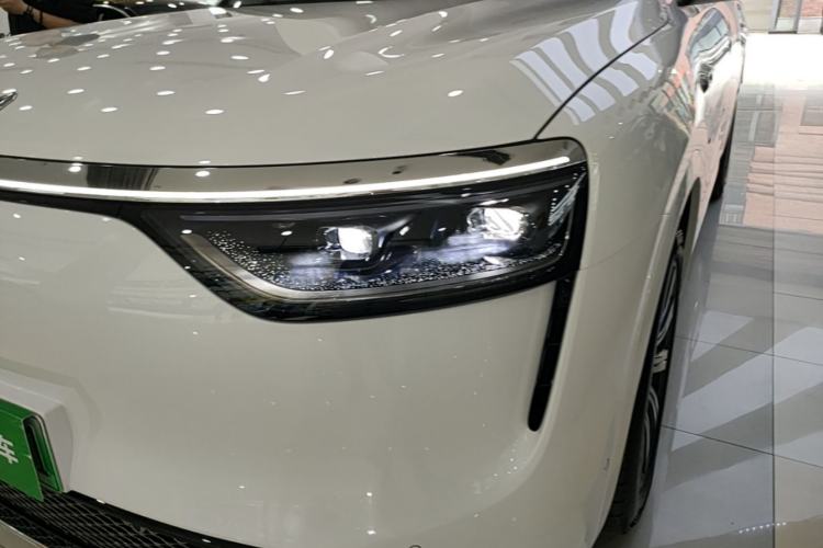 Used Hima AITO M8 2025 Model Pure Electric Max+ Five-Seat Long-Range Version Left Front Headlight