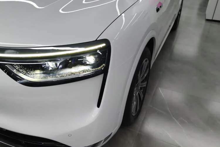 Used Hima AITO M8 2025 Extended-Range Max+ Version 53.4 kWh 5-Seater Edition Left Front Headlight