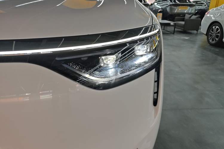 Used Hima AITO M8 2025 Extended-Range Max+ Version 53.4 kWh 6-Seater Edition Left Front Headlight