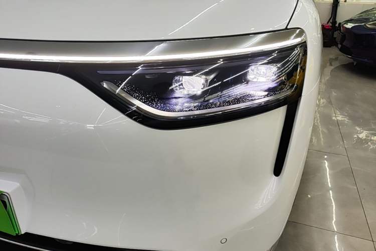 Used Hima AITO M8 2025 Extended-Range Max+ Version 53.4 kWh 5-Seater Edition Left Front Headlight