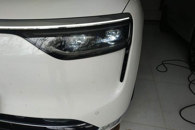 Used Hima AITO M8 2025 Extended-Range Max+ Version 53.4 kWh 5-Seater Edition Left Front Headlight