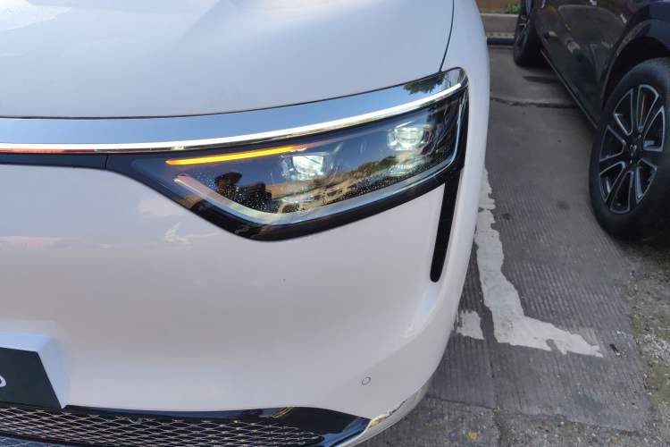 Used Hima AITO M8 2025 Model Pure Electric Max+ Five-Seat Long-Range Version Left Front Headlight