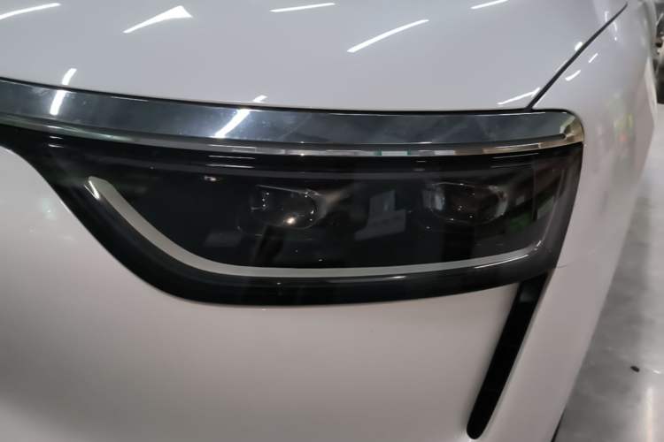 Used Hima AITO M8 2025 Extended-Range Max+ Version 53.4 kWh 5-Seater Edition Left Front Headlight
