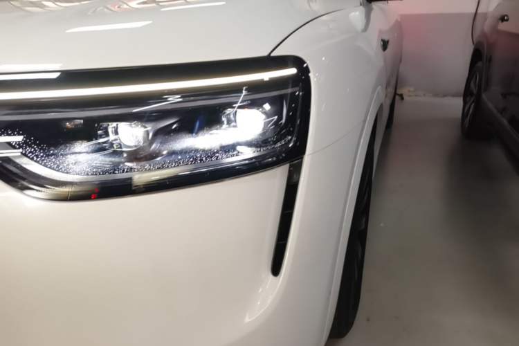 Used Hima AITO M8 2025 Extended-Range Max+ Version 53.4 kWh 6-Seater Edition Left Front Headlight