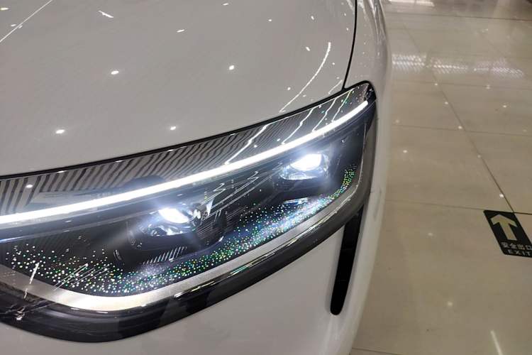 Used Hima AITO M8 2025 Extended-Range Max+ Version 53.4 kWh 6-Seater Edition Left Front Headlight