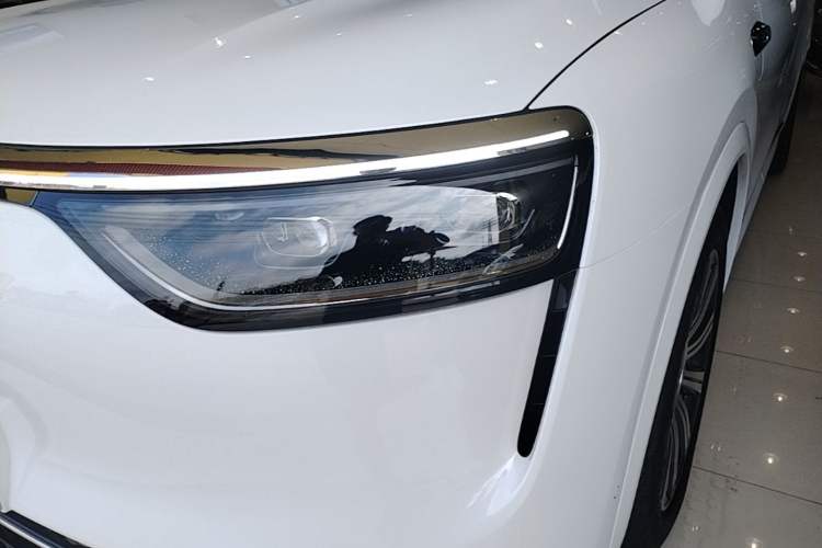 Used Hima AITO M8 2025 Extended-Range Max+ Version 53.4 kWh 6-Seater Edition Left Front Headlight