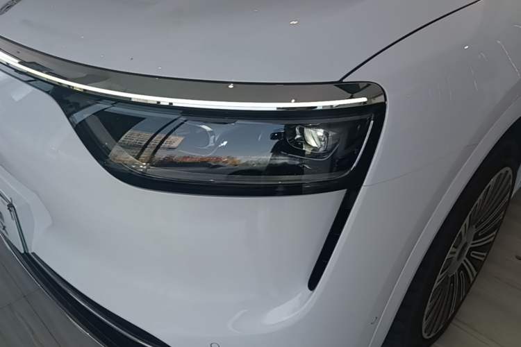 Used Hima AITO M8 2025 Extended-Range Ultra Version 53.4 kWh 6-Seater Edition Left Front Headlight