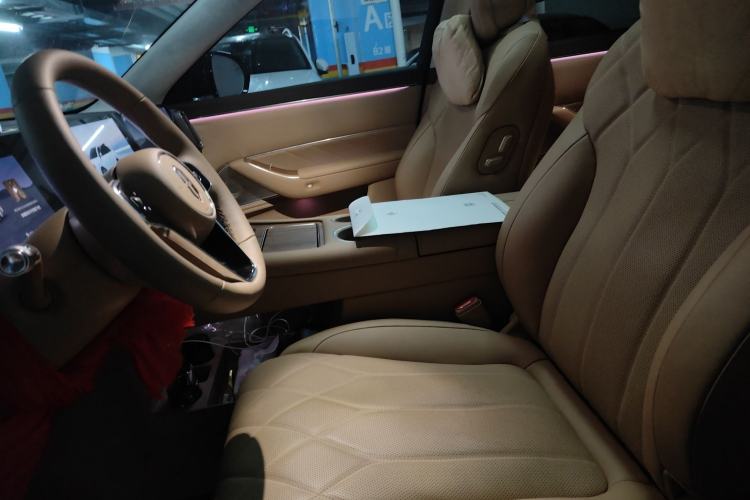 Used Hima AITO M8 2025 Extended-Range Ultra Version 53.4 kWh 6-Seater Edition Left Front Seat