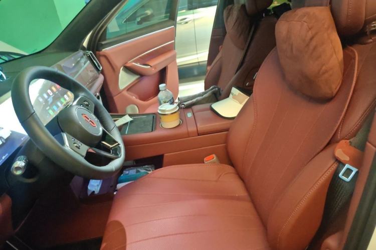 Used Hima AITO M8 2025 Extended-Range Max+ Version 53.4 kWh 6-Seater Edition Left Front Seat