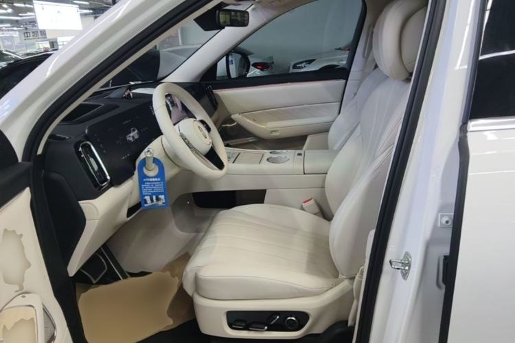 Used Hima AITO M8 2025 Model, Pure Electric Max+ Six-Seat Long-Range Version Left Front Seat