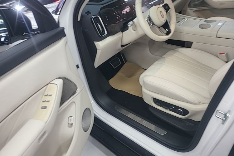 Used Hima AITO M8 2025 Extended-Range Max+ Version 53.4 kWh 6-Seater Edition Left Front Seat