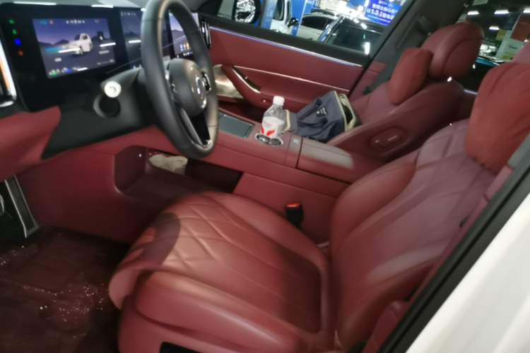 Used Hima AITO M8 2025 Extended-Range Ultra Version 53.4 kWh 6-Seater Edition Left Front Seat