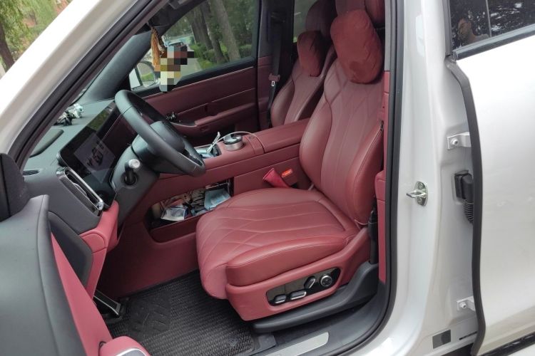 Used Hima AITO M8 2025 Extended-Range Max+ Version 53.4 kWh 6-Seater Edition Left Front Seat