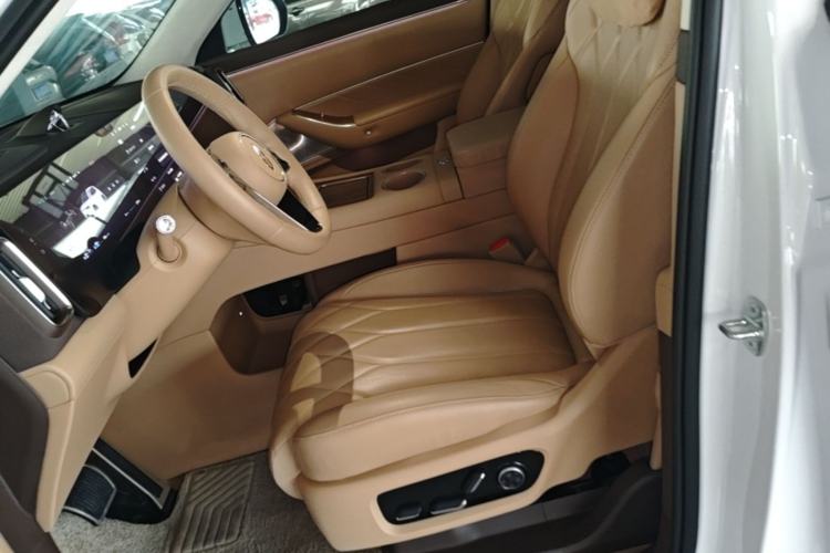 Used Hima AITO M8 2025 Extended-Range Ultra Version 53.4 kWh 6-Seater Edition Left Front Seat