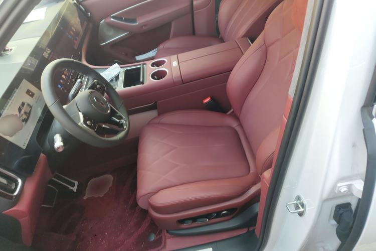 Used Hima AITO M8 2025 Model Pure Electric Max+ Five-Seat Long-Range Version Left Front Seat