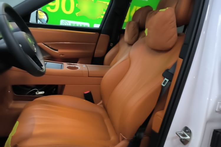 Used Hima AITO M8 2025 Extended-Range Max+ Version 53.4 kWh 5-Seater Edition Left Front Seat
