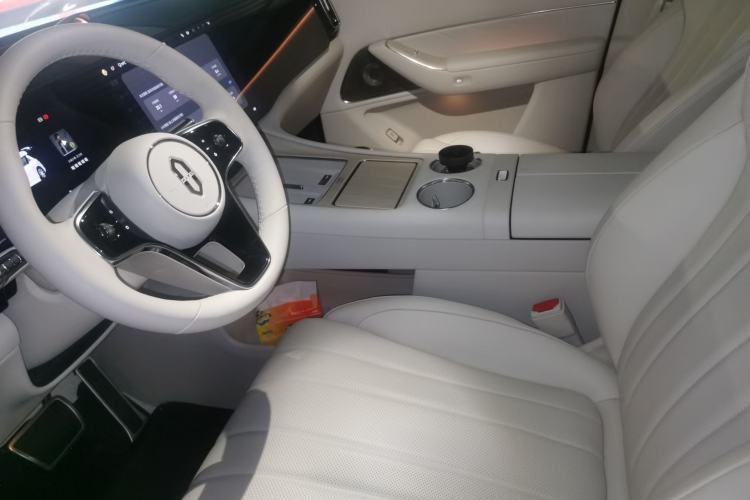 Used Hima AITO M8 2025 Extended-Range Max Version 37 kWh 5-Seater Left Front Seat