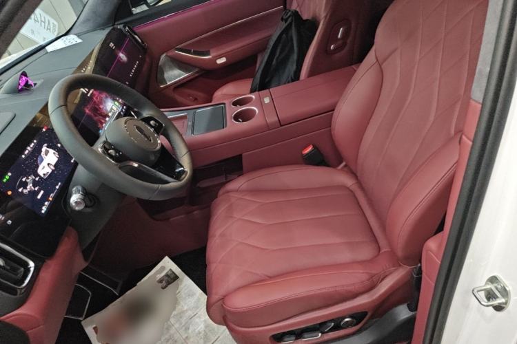 Used Hima AITO M8 2025 Extended-Range Max+ Version 53.4 kWh 5-Seater Edition Left Front Seat
