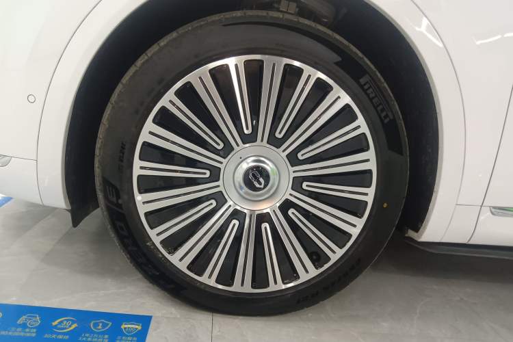Used Hima AITO M8 2025 Extended-Range Ultra Version 53.4 kWh 5-Seater Edition Left Front Wheel Hub