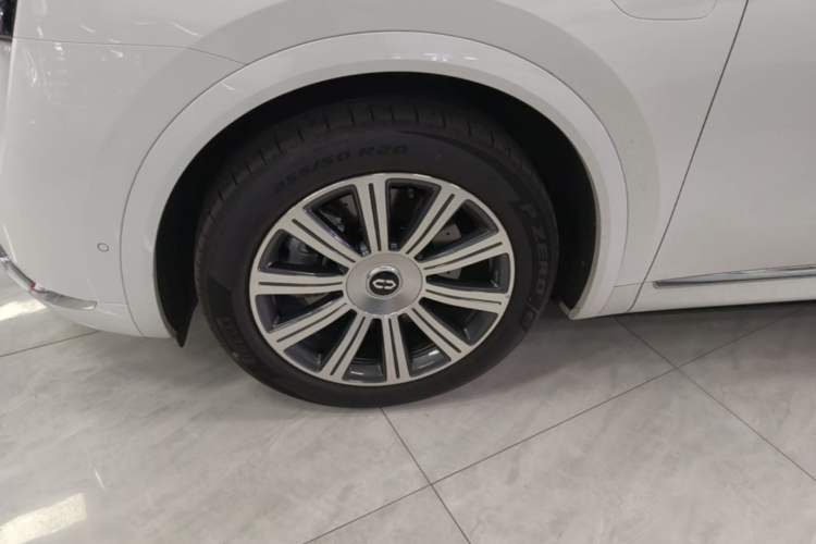 Used Hima AITO M8 2025 Model Pure Electric Max+ Five-Seat Long-Range Version Left Front Wheel Hub