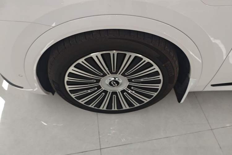 Used Hima AITO M8 2025 Extended-Range Ultra Version 53.4 kWh 6-Seater Edition Left Front Wheel Hub
