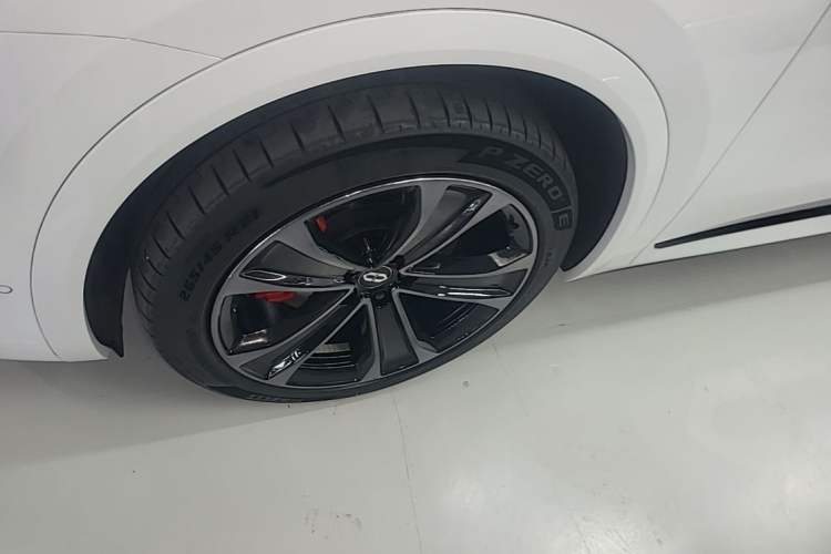 Used Hima AITO M8 2025 Extended-Range Max+ Version 53.4 kWh 6-Seater Edition Left Front Wheel Hub