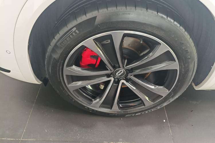 Used Hima AITO M8 2025 Extended-Range Max+ Version 53.4 kWh 6-Seater Edition Left Front Wheel Hub