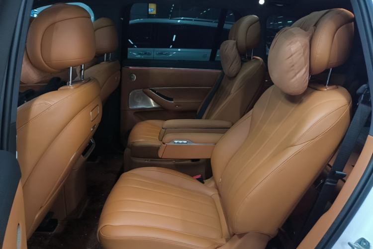 Used Hima AITO M8 2025 Extended-Range Max+ Version 53.4 kWh 6-Seater Edition Left Rear Seat