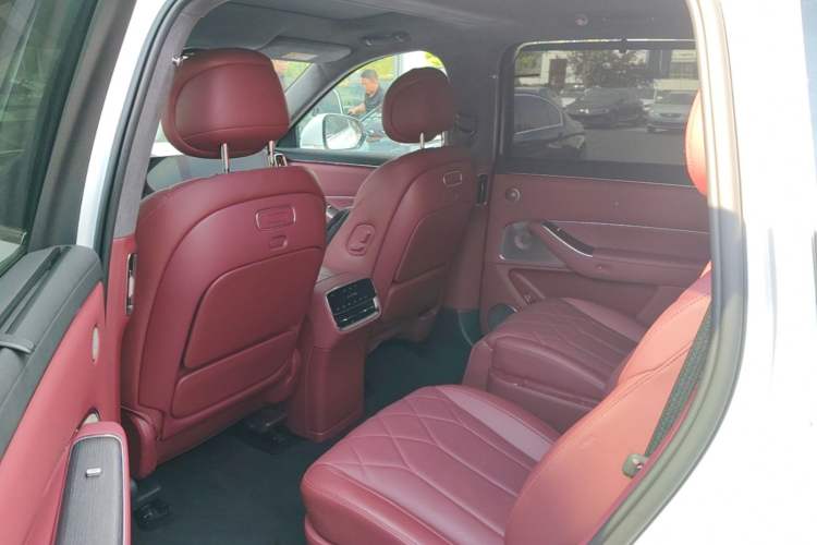 Used Hima AITO M8 2025 Extended-Range Ultra Version 53.4 kWh 6-Seater Edition Left Rear Seat