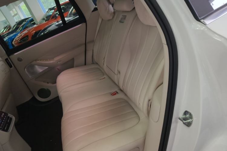 Used Hima AITO M8 2025 Model Pure Electric Max+ Five-Seat Long-Range Version Left Rear Seat