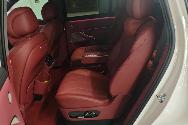 Used Hima AITO M8 2025 Extended-Range Ultra Version 53.4 kWh 6-Seater Edition Left Rear Seat