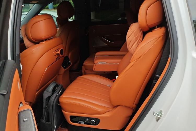 Used Hima AITO M8 2025 Extended-Range Max+ Version 53.4 kWh 6-Seater Edition Left Rear Seat