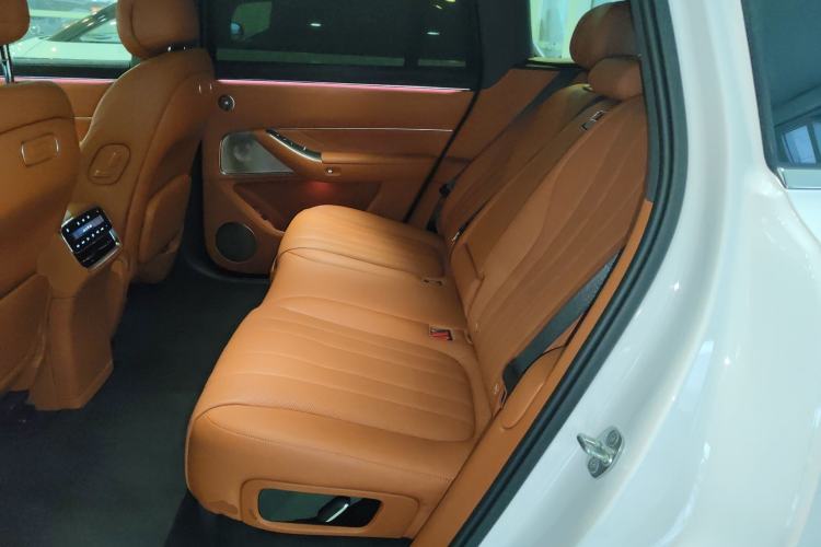 Used Hima AITO M8 2025 Extended-Range Ultra Version 53.4 kWh 5-Seater Edition Left Rear Seat