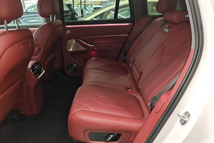 Used Hima AITO M8 2025 Extended-Range Ultra Version 53.4 kWh 5-Seater Edition Left Rear Seat