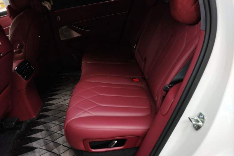 Used Hima AITO M8 2025 Extended-Range Ultra Version 53.4 kWh 5-Seater Edition Left Rear Seat