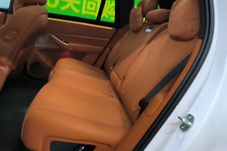 Used Hima AITO M8 2025 Extended-Range Max+ Version 53.4 kWh 5-Seater Edition Left Rear Seat