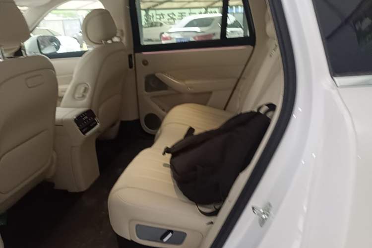 Used Hima AITO M8 2025 Extended-Range Ultra Version 53.4 kWh 5-Seater Edition Left Rear Seat