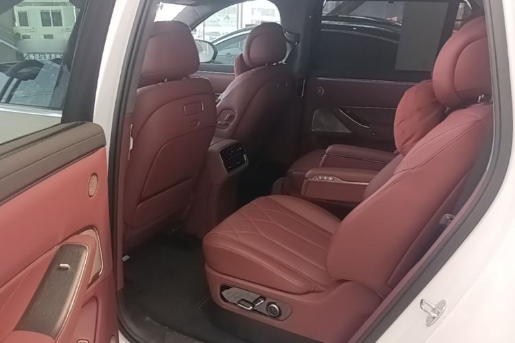 Used Hima AITO M8 2025 Extended-Range Ultra Version 53.4 kWh 6-Seater Edition Left Rear Seat