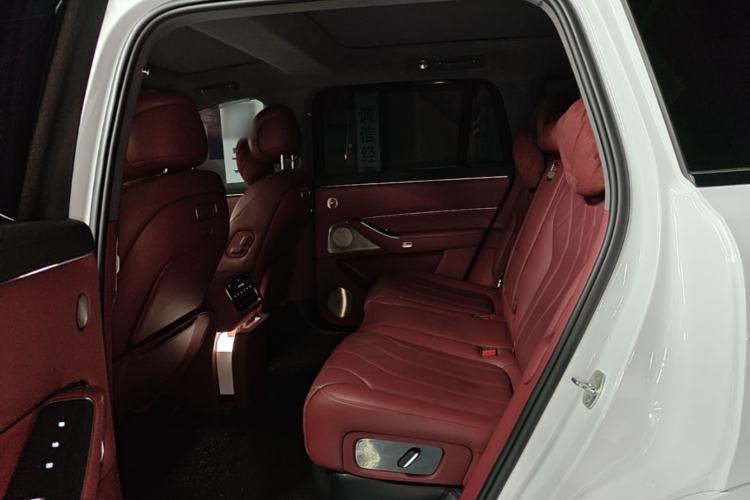 Used Hima AITO M8 2025 Extended-Range Max+ Version 53.4 kWh 5-Seater Edition Left Rear Seat