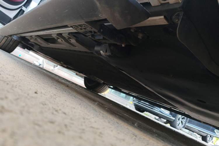 Used Hima AITO M8 2025 Extended-Range Ultra Version 53.4 kWh 6-Seater Edition Left Side Sill